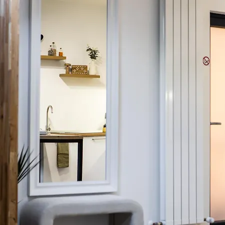 Cozy Corner 2 דירה *